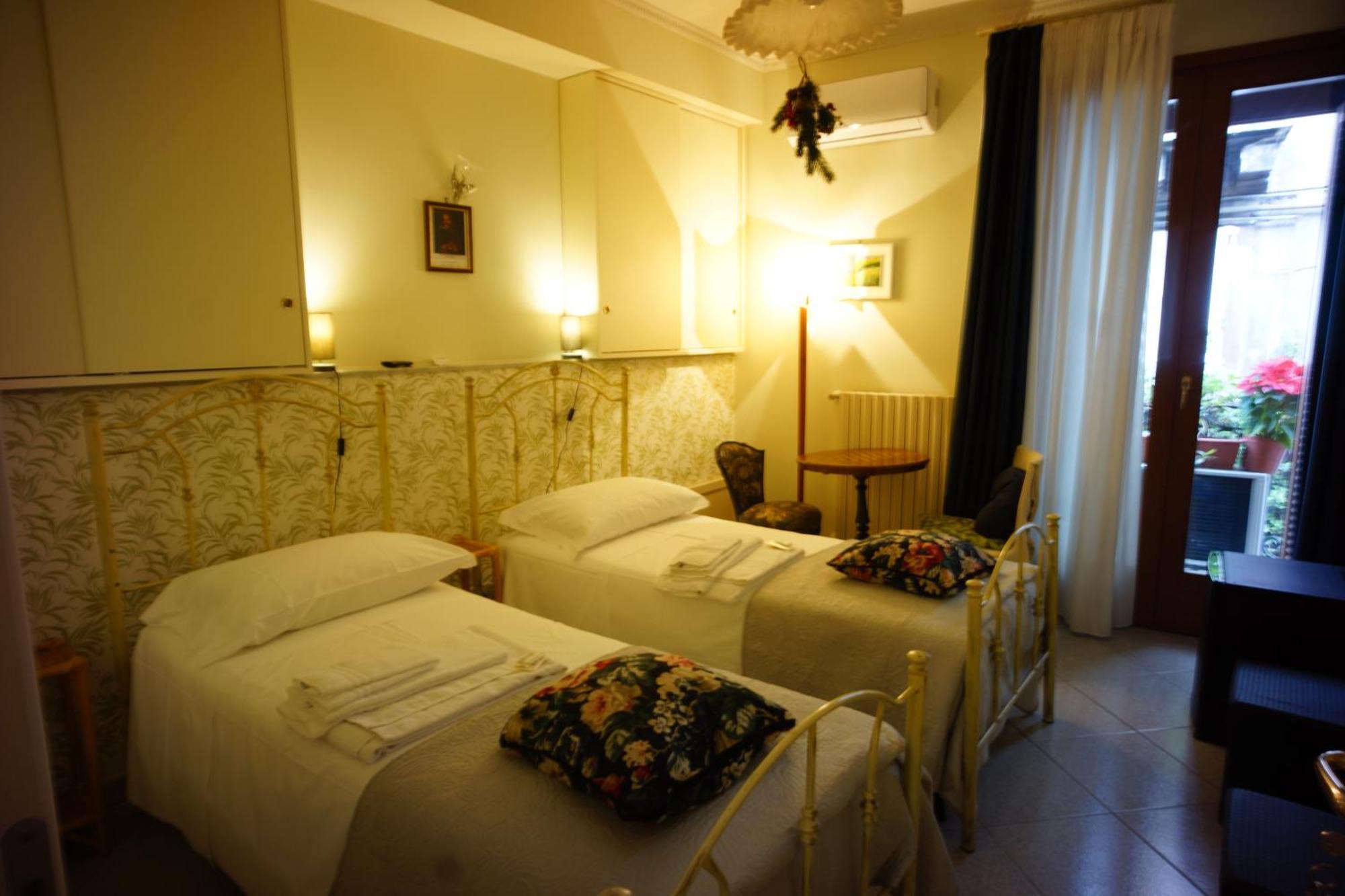 Santa Caterina da Siena B&B Catania Bagian luar foto